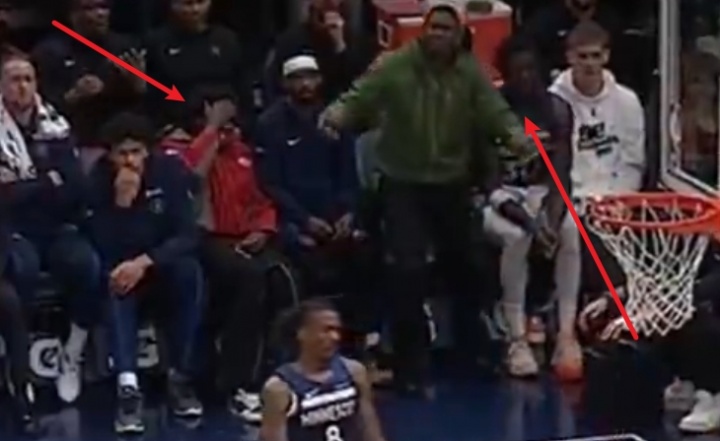 欧冠球队排名-戈贝尔筐底放篮不进！场边麦丹无奈捂脸&amp;华子直接站起无语摊手